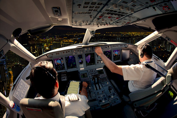 How Much Do Commercial Pilots Make What is the cost to become a commercial pilot and what is the average commercial pilot salary in Chubbuck, ID?