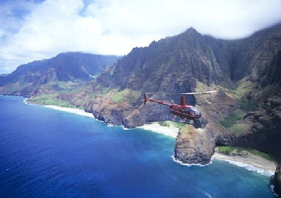 The Hawaii Advantage Mauna Loa operates 15 aircraft, has a low student-to-instructor ratio, and experiences more flyable days per year than nearly any other location in the United States. Hawaii’s varied terrain and airspace translate into a more complete flight school environment.