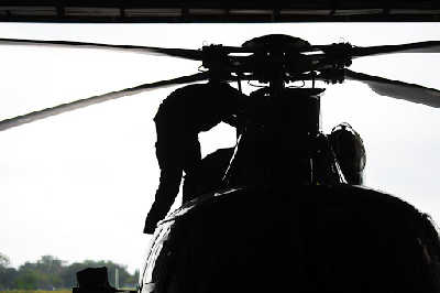 Aircraft Mechanic Schools in Lodi To be a certified A&P mechanic or avionics technician you need to meet several qualifications: Age 18 or older Read, write, speak, and understand the English language Have a high school diploma or equivalent Display the required technical skills